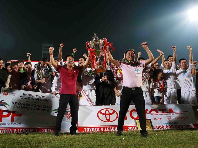 Vòng 20 V-League: Cờ nằm trong tay bầu Hiển