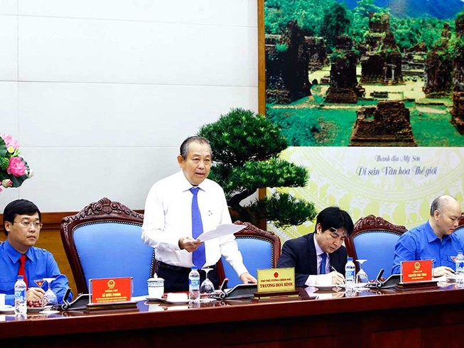 Tuyên dương các cán bộ, viên chức trẻ tiêu biểu