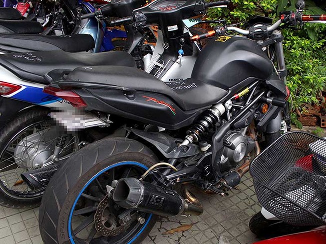 Mô tô khủng vi phạm, CSGT khó truy bắt