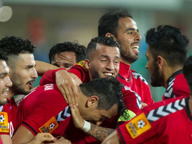 Đội Afghanistan: Mùi thuốc súng và sự hỗ trợ của FIFA