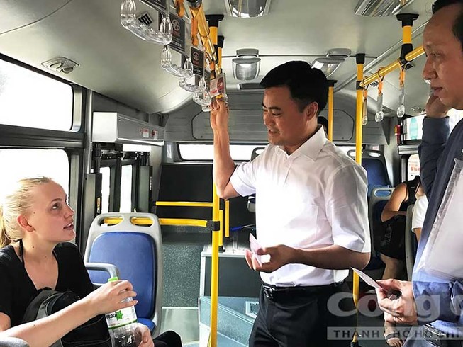 ‘Xử nghiêm việc ‘làm luật’ ở các bến xe buýt’