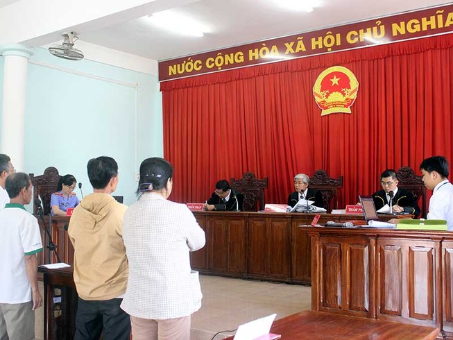 10 năm mới xử xong vụ cột nhà này dính tường nhà kia