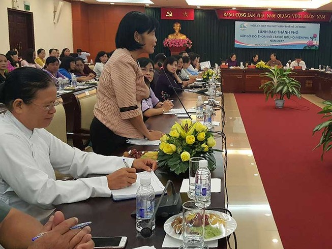 Phải nghiêm trị các ông chồng đánh vợ