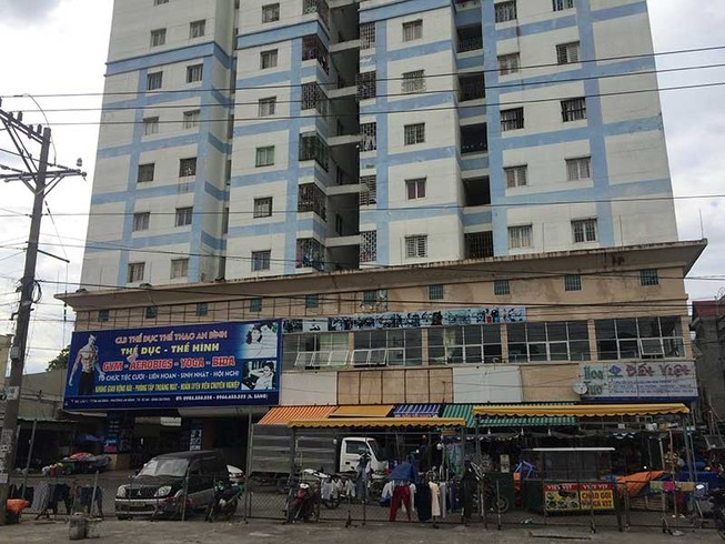 Tòa tự ra văn bản ngăn chặn tài sản