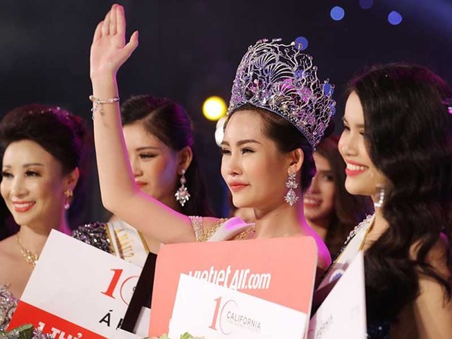 Đòi tước vương miện, xin hỏi cục trưởng dùng luật nào?