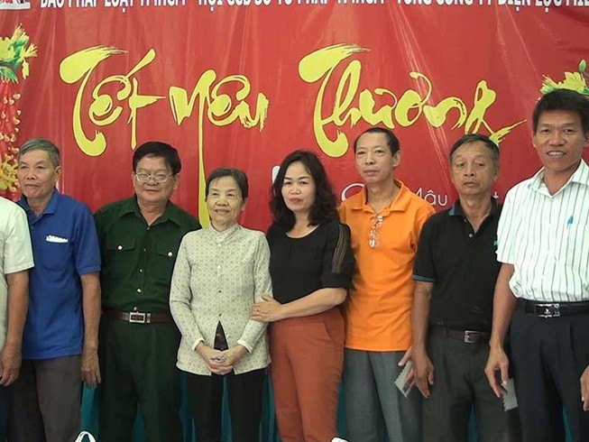 Báo Pháp Luật TP.HCM trao quà các CCB tại TP Vũng Tàu