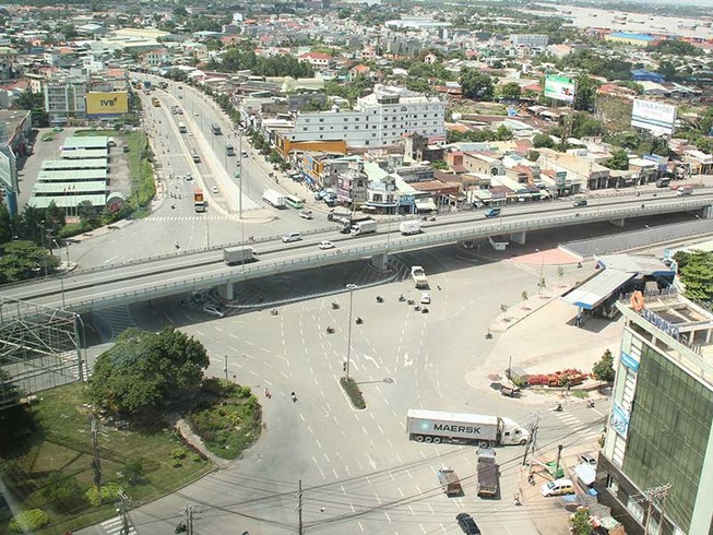 ‘Run rẩy’ đi qua ngã tư Vũng Tàu