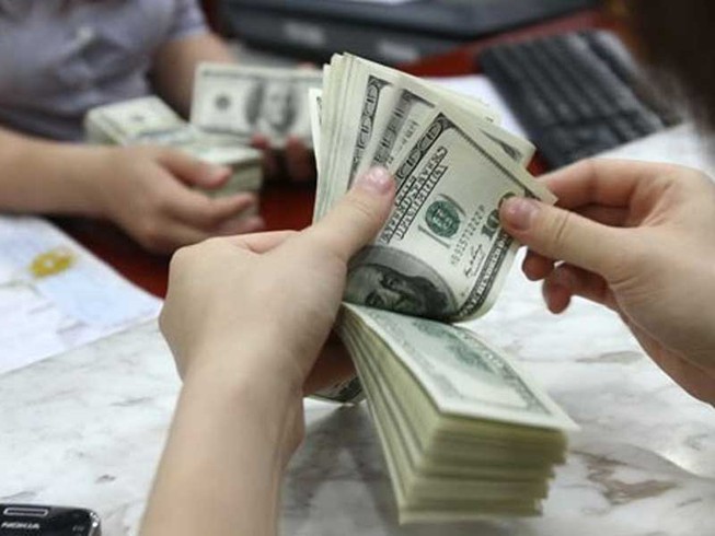 Tỉ giá USD/VND bỗng dưng ‘nổi sóng’