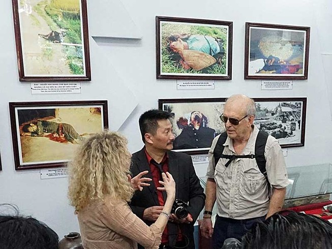 Ron, Đức và chiếc máy ảnh huyền thoại