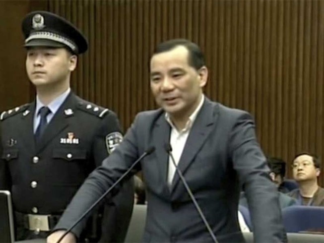 Cuộc chiến với ‘cá sấu tài chính’ Trung Quốc