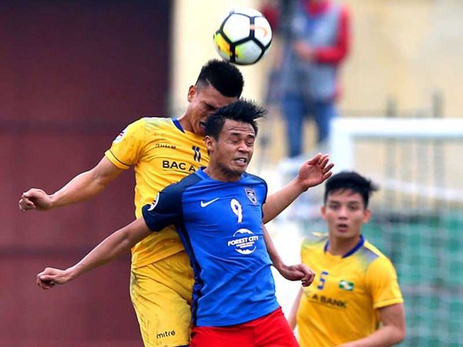Các CLB bóng đá Việt Nam không chịu lớn