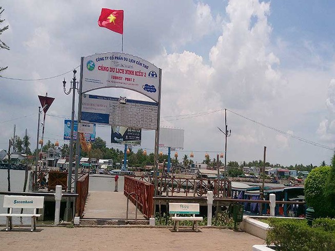 Cần Thơ: Bó tay với cò bến tàu, chợ nổi?