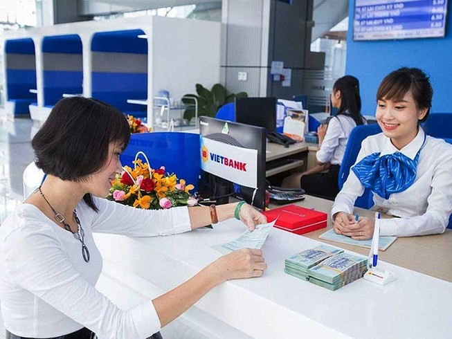 Sợ bong bóng bất động sản, ngân hàng siết vay tiền