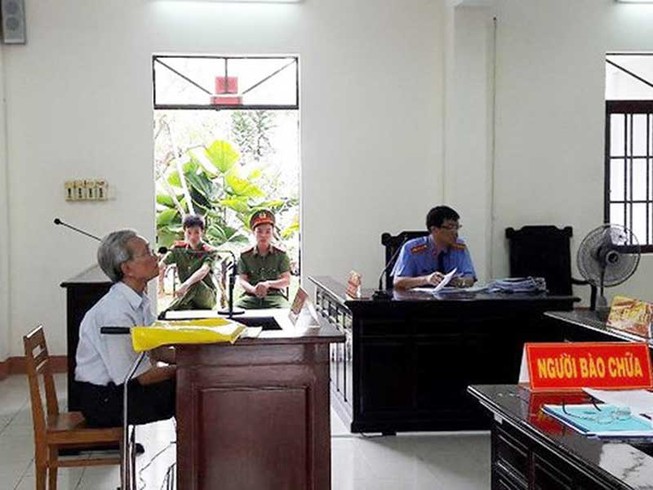 Vụ Nguyễn Khắc Thủy dâm ô trẻ em: Xử treo là quá nhẹ