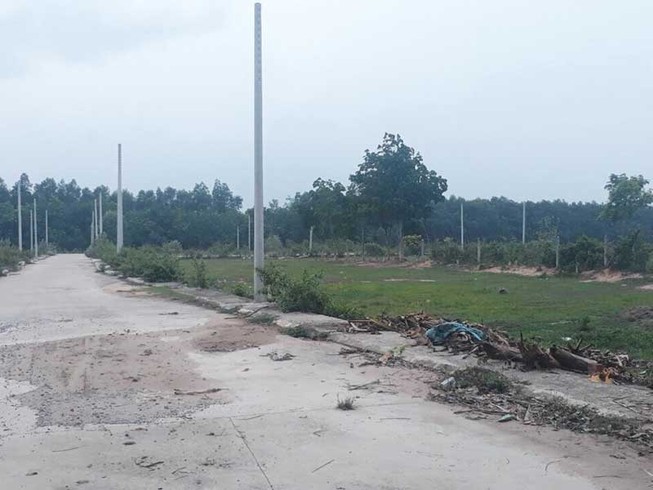 Khốn khổ mua đất rồi... chờ giấy đỏ