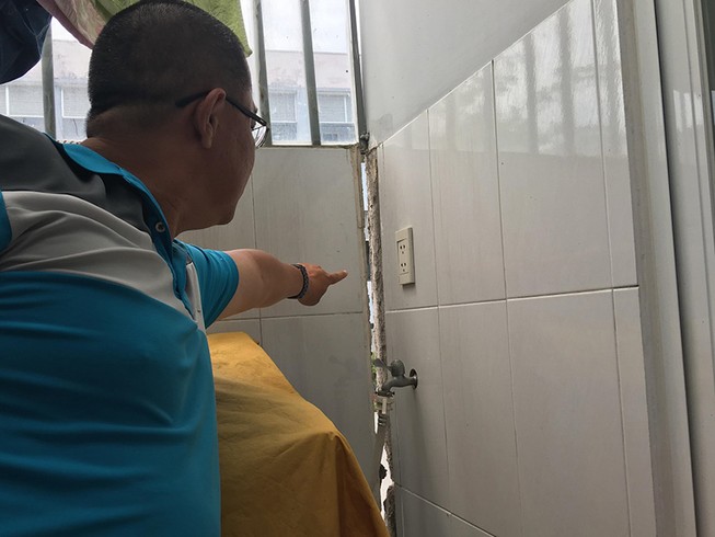 Trường học xây dựng khiến nhà dân bị nứt