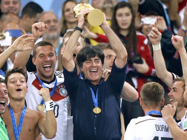 Joachim Loew mơ được như… Zidane