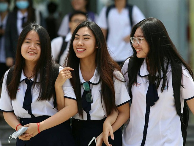 Giáo sư không giải hết đề toán THPT: Bình thường!