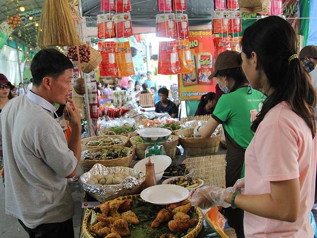 Khóa điện thoại, cắt nước người nợ thuế: Quá lạnh lùng