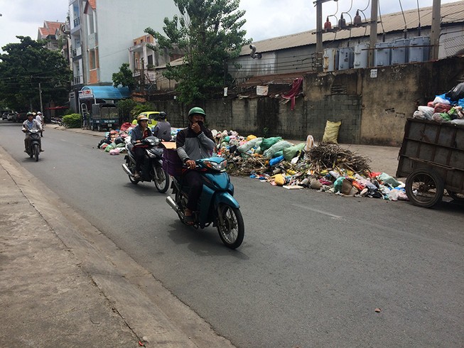 Nhiều chiêu trị nạn vứt rác bừa bãi