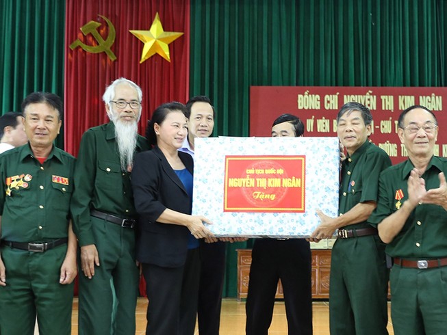 Luôn coi trọng việc hoàn thiện chính sách với người có công
