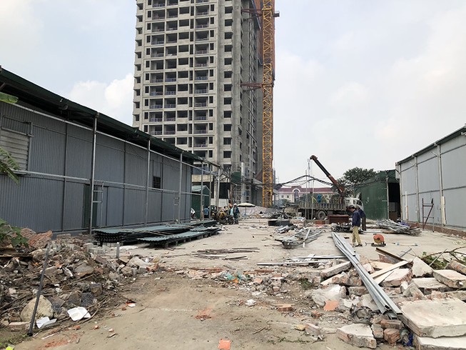Cưỡng chế hàng loạt nhà kho tự phát để làm khu đô thị