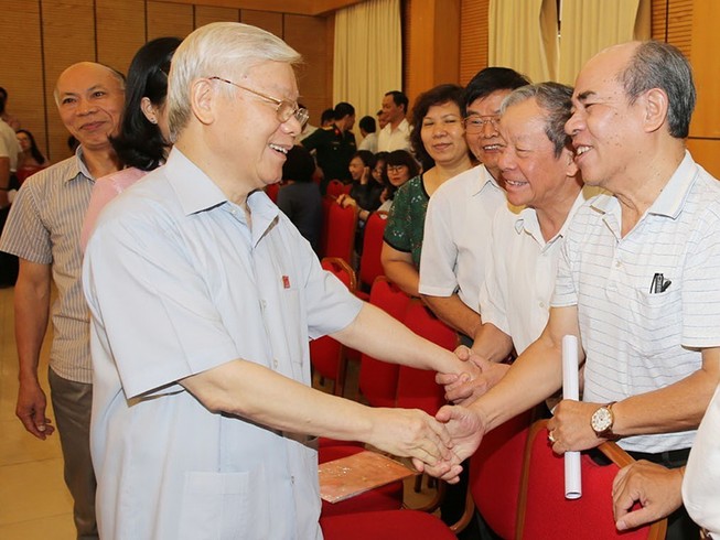 TBT Nguyễn Phú Trọng: Lãnh đạo cấp cao phải nêu gương trước