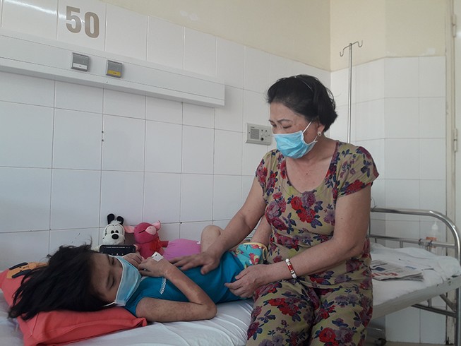 Đà Nẵng kêu gọi giúp đỡ 1 bệnh nhi đặc biệt