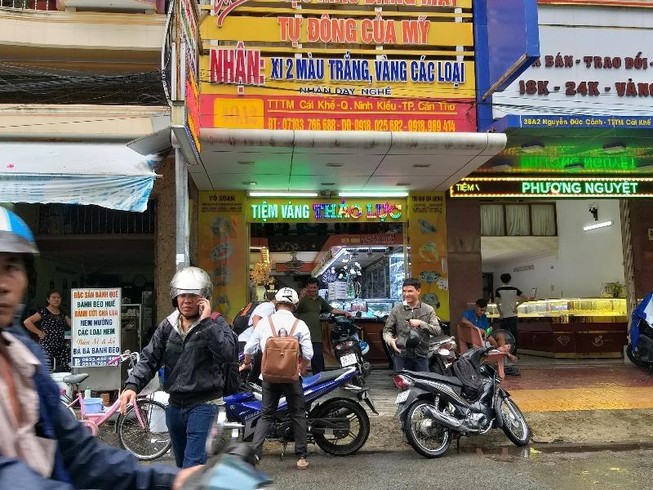 Vụ đổi 100 USD: Việc khám xét tiệm vàng có đúng thẩm quyền?