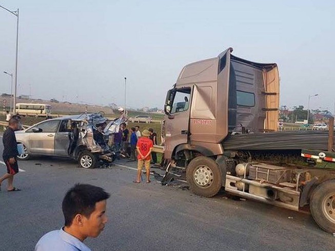 Cần làm rõ 4 vấn đề vụ lùi xe trên cao tốc