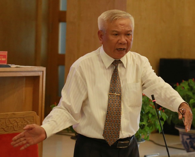 Đại biểu Lê Văn Dẽ không thấy cái hồ vô cực?