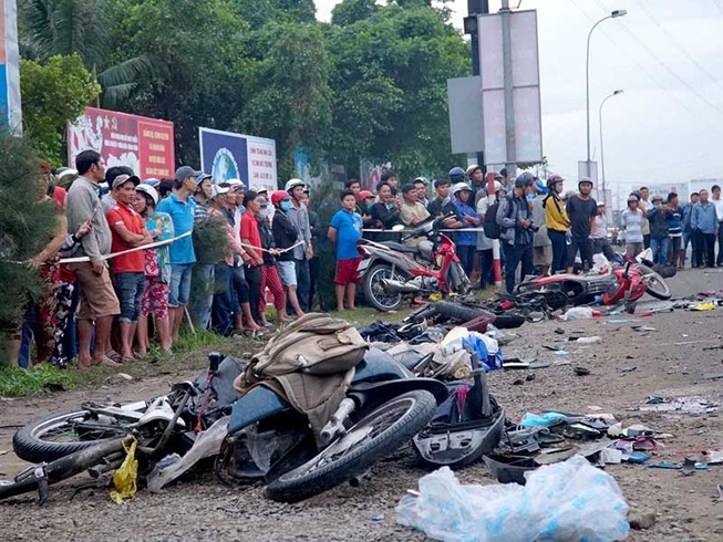 'Xem xét thu bằng lái vĩnh viễn tài xế gây tai nạn'