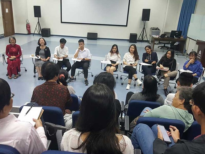 Sinh viên nói về tình, tiền và bình đẳng giới