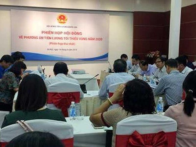 Đề xuất 2 phương án tăng lương tối thiểu