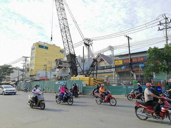 Dân Bình Tân chật vật khi qua nút thắt cầu Bưng