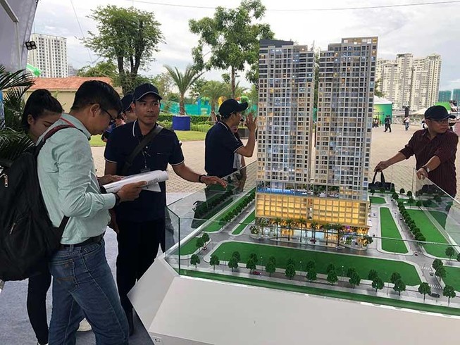 Vàng tăng giá, bất động sản có bớt nóng?