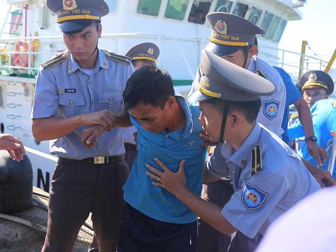 41 ngư dân bị chìm tàu đã vào bờ an toàn