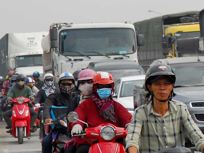 Mở thêm đường giải cứu kẹt xe cảng Cát Lái