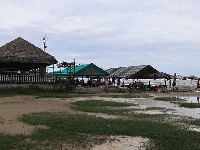 Cấm kinh doanh phao, dù, ghế bố dưới biển Long Hải