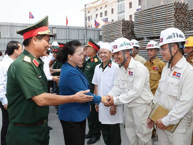 Chủ tịch Quốc hội kiểm tra tiến độ thi công Nhà Quốc hội Lào