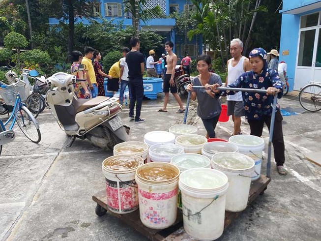 ‘Đổ dầu thải ô nhiễm vào nguồn nước là tội ác’