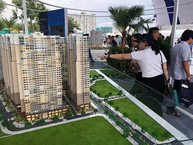 Địa ốc loay hoay tìm vốn, tiềm ẩn nguy cơ bong bóng?
