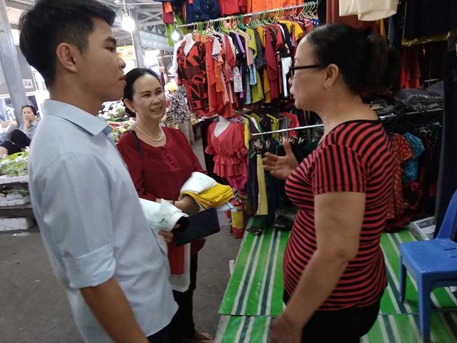 Đưa túi nylon tự hủy ra chợ