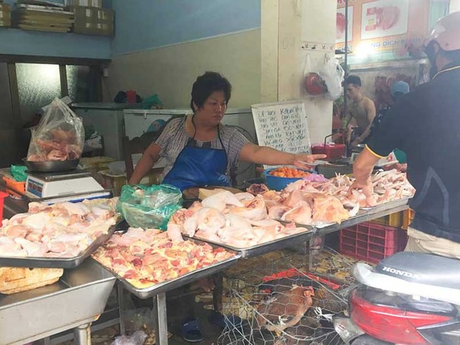 Sau heo đến lượt lo sốt giá gà
