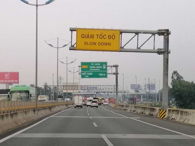 Về miền Tây: Điểm nghẽn đường bộ - thủy - không