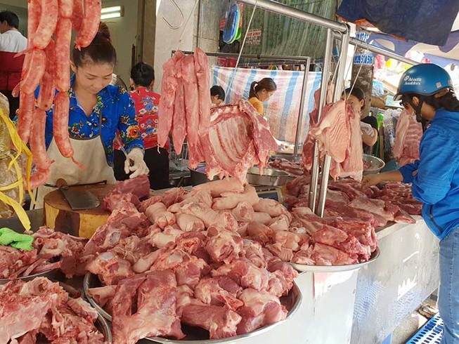 Đi chợ khi giá thực phẩm leo thang
