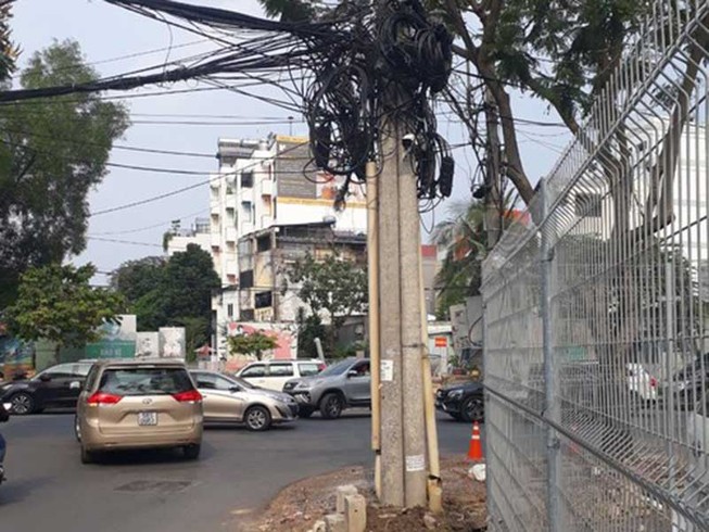 Đã khắc phục trụ điện nguy hiểm ở quận 2