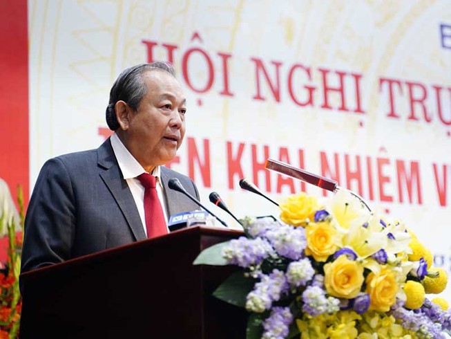 Xử nghiêm cán bộ xấu để cán bộ tốt phát triển