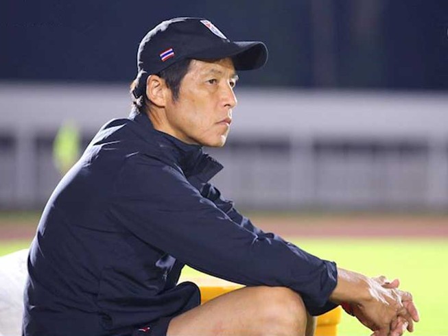 HLV Akira Nishino khó ‘thọ’ được ở Thái Lan
