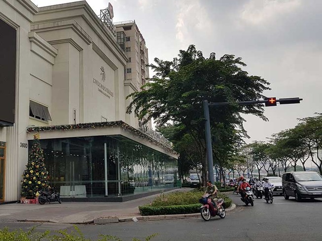 Lâu đài ven sông xây không phép 250 m2